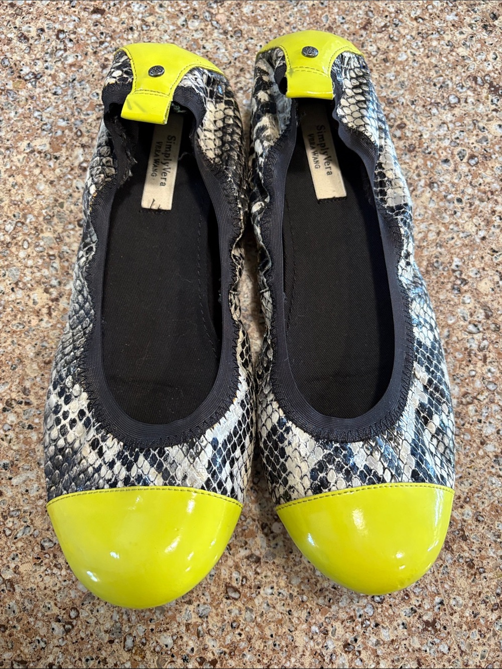 Simply Vera Vera Wang Snakeskin Ballet Flats 8.5 Neon Yellow Cap Toe